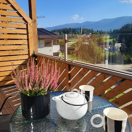 アパート Z Widokiem Swierkowe 10 - Z Pieknym Widokiem, Blisko Stoku Narciarskiego Dolina Szczescia シクラルスカ・ポレンバ